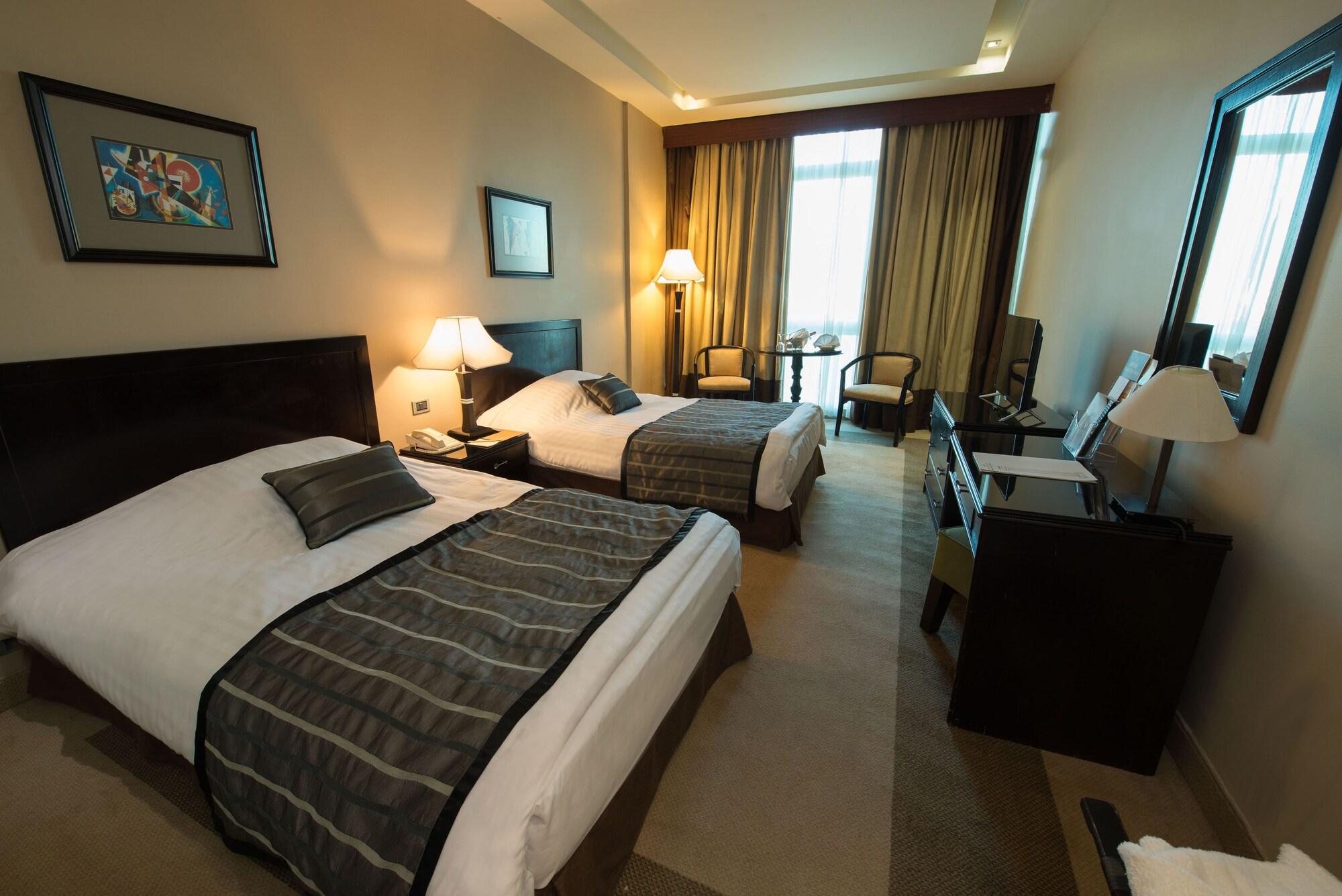Century Park Hotel Amman Eksteriør billede