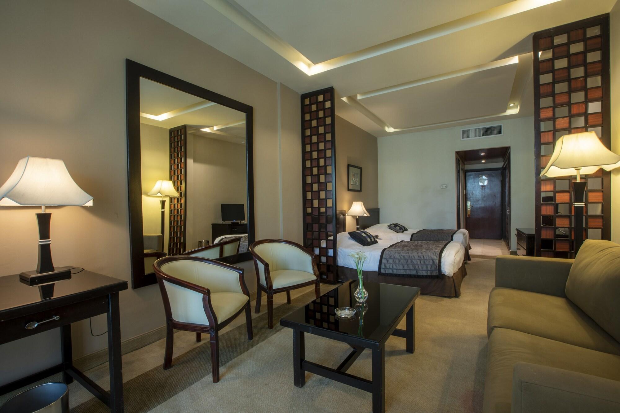Century Park Hotel Amman Eksteriør billede