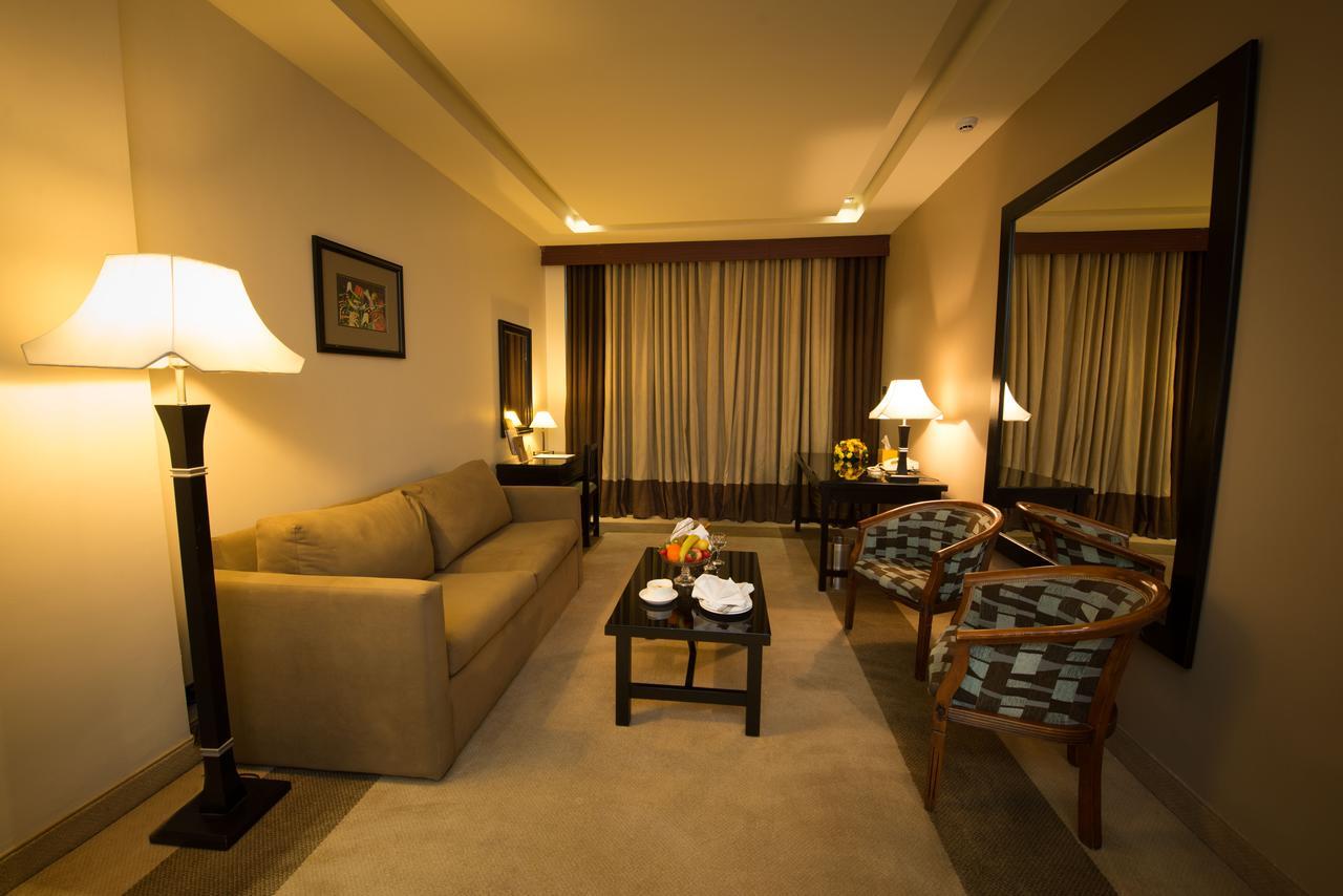 Century Park Hotel Amman Eksteriør billede