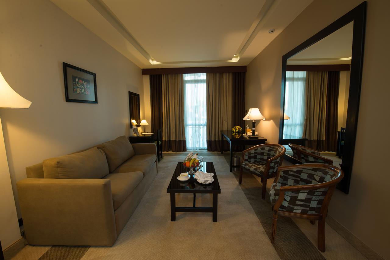 Century Park Hotel Amman Eksteriør billede