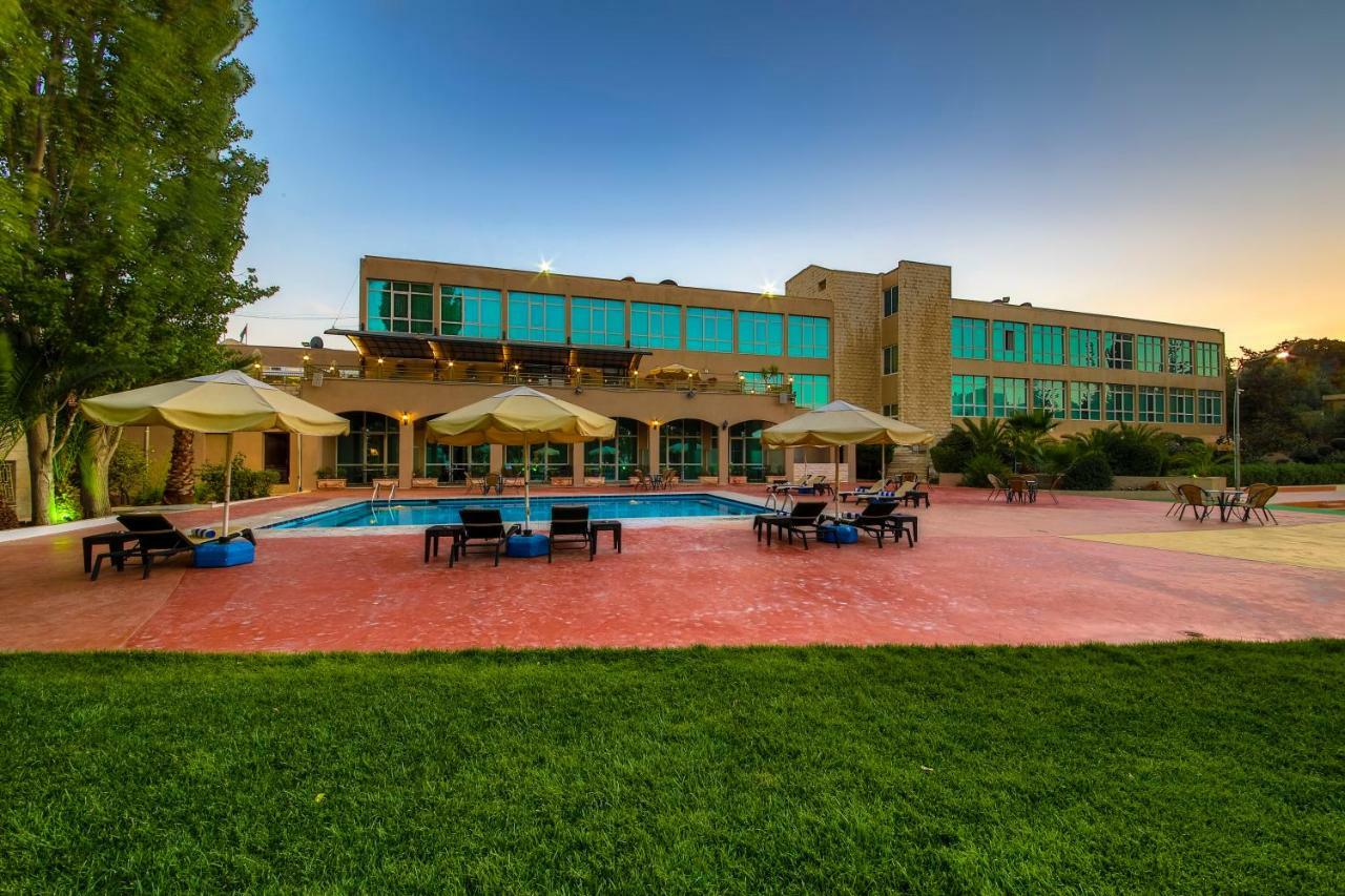 Century Park Hotel Amman Eksteriør billede