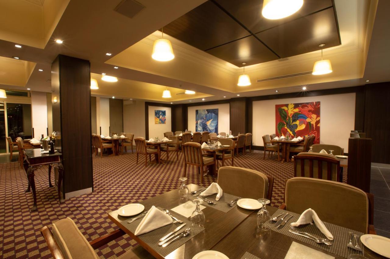 Century Park Hotel Amman Eksteriør billede
